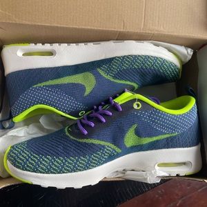 Women’s 7 Nike Air Max Thea’s
